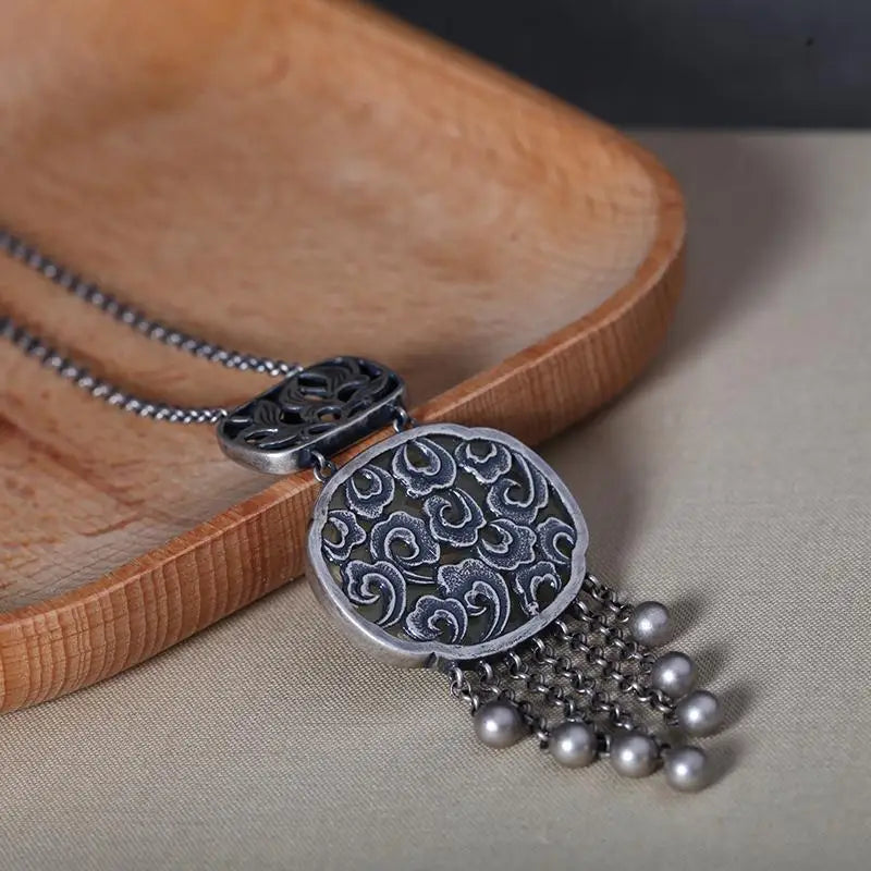 Vintage Inspired Silver Plated Zinc Alloy Necklace with Chalcedony Stone