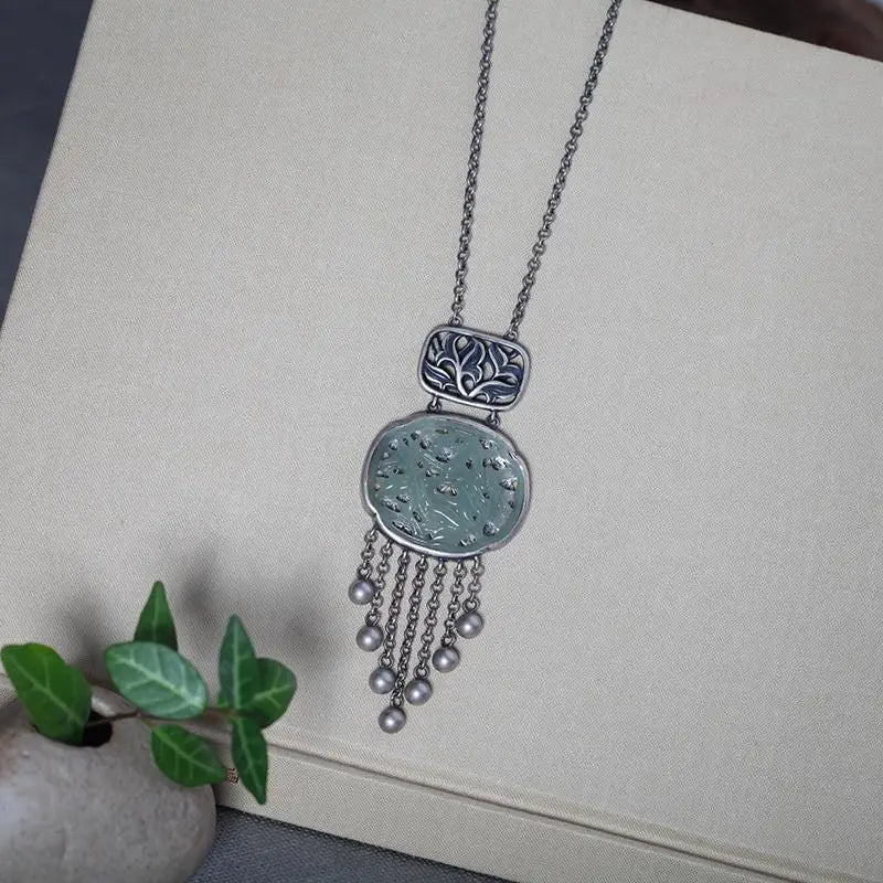 Vintage Inspired Silver Plated Zinc Alloy Necklace with Chalcedony Stone