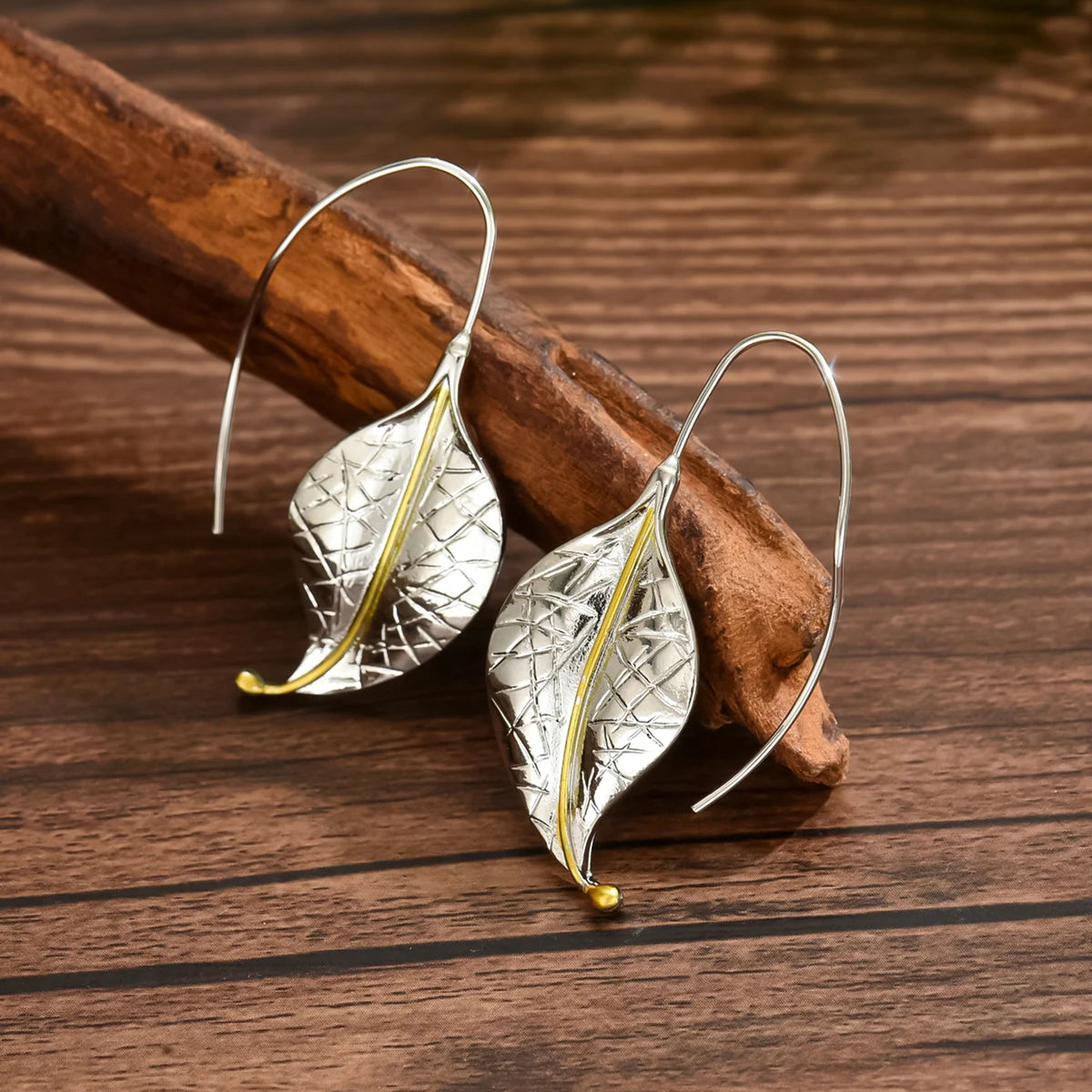 Retro Metal Foliage Two-Tone Geometric Leaf Alloy Earrings