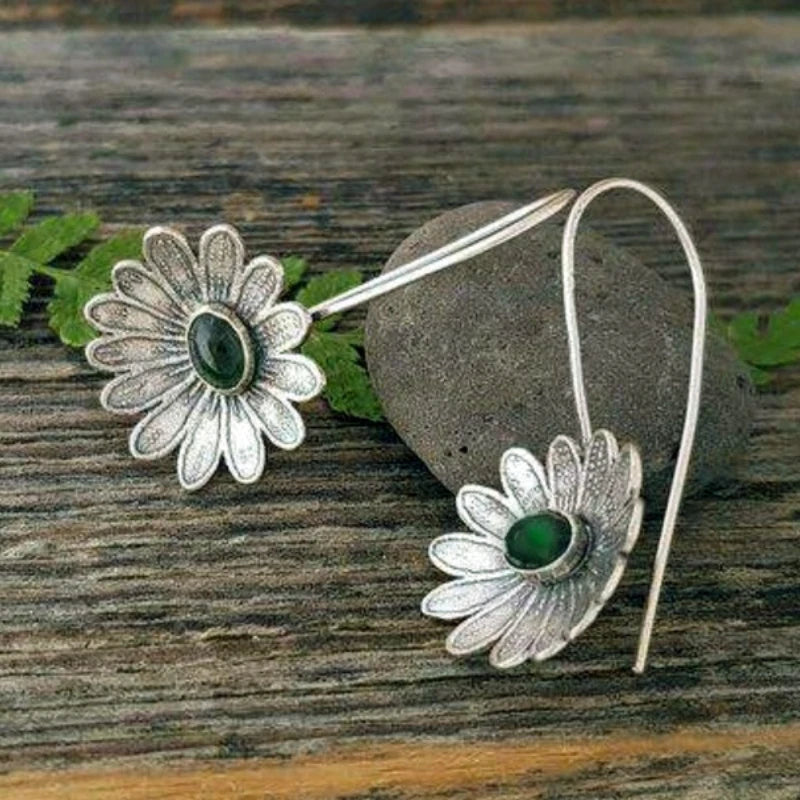 Vintage Inspired Green Flower Alloy Earrings