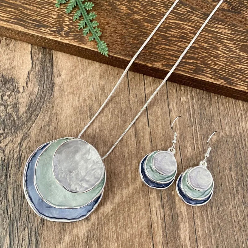 Seashell Inspired 3 Shade Unusual Alloy Earrings & Necklace