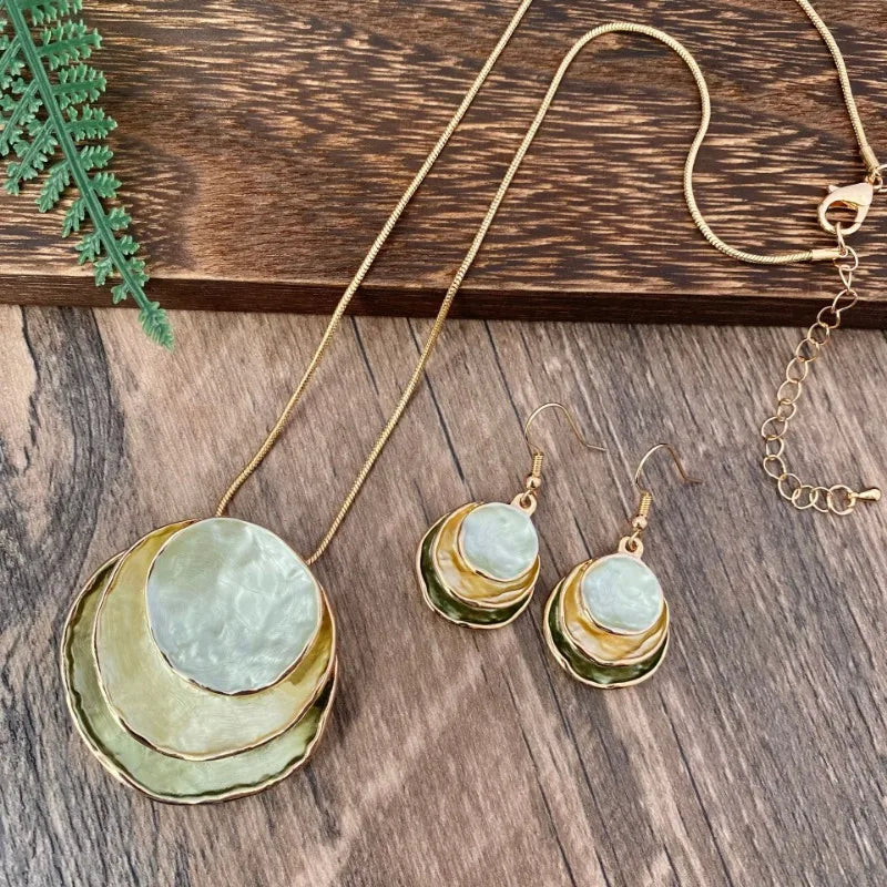 Seashell Inspired 3 Shade Unusual Alloy Earrings & Necklace