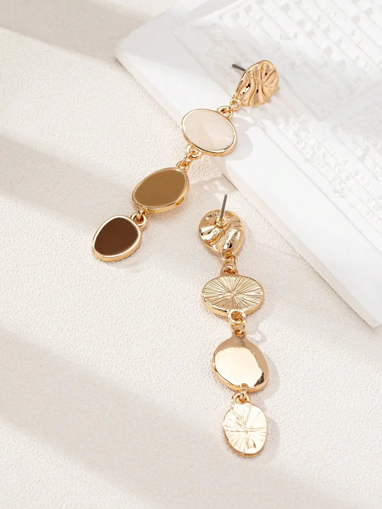KC Gold Plated Alloy Oil-Drip Elegant Stud Earrings