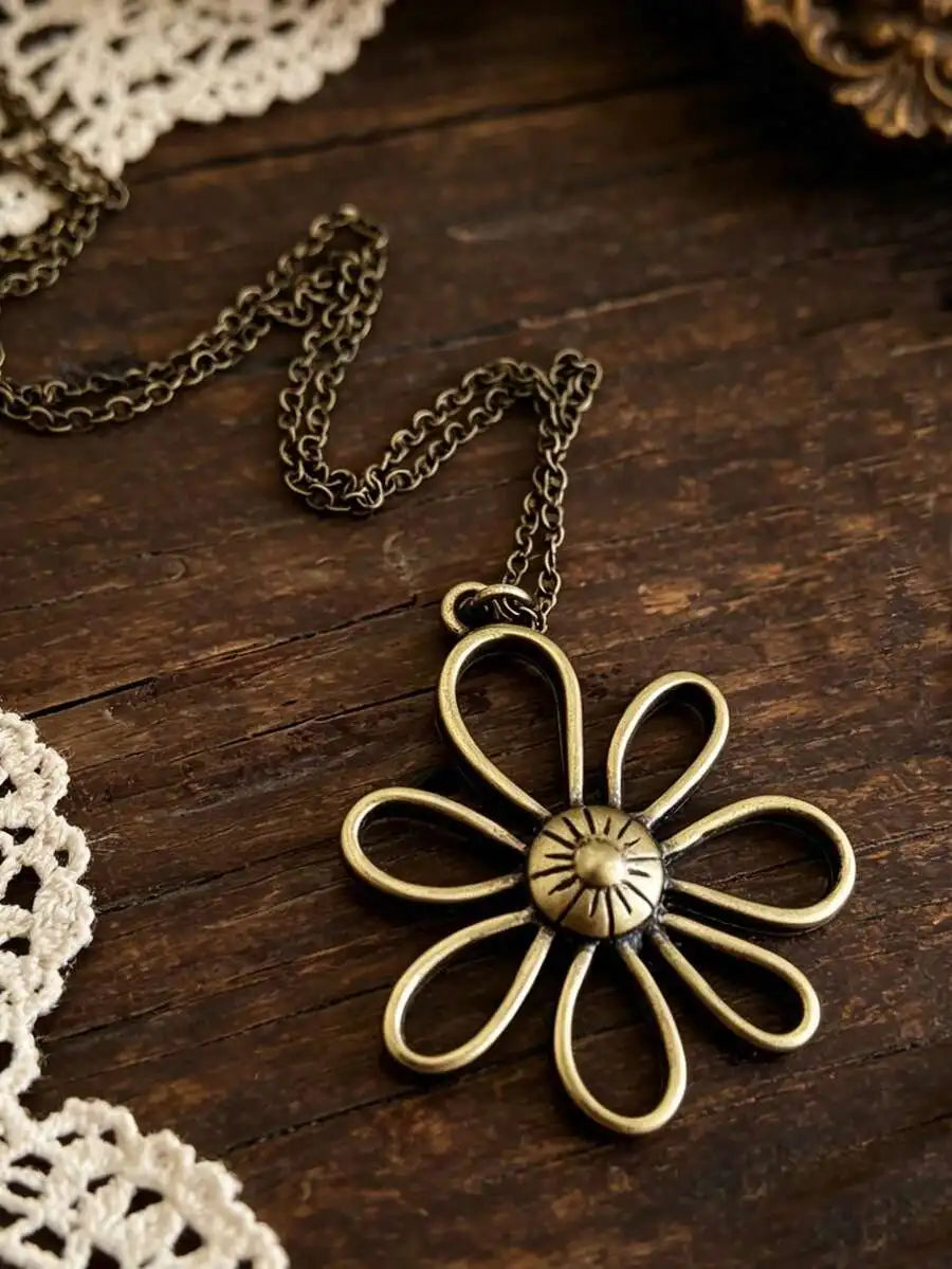 Vintage Inspired Floral Alloy Pendant Necklace