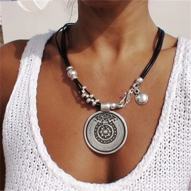 Boho Carved Floral Circle Pendant Alloy Necklace Rope Chain