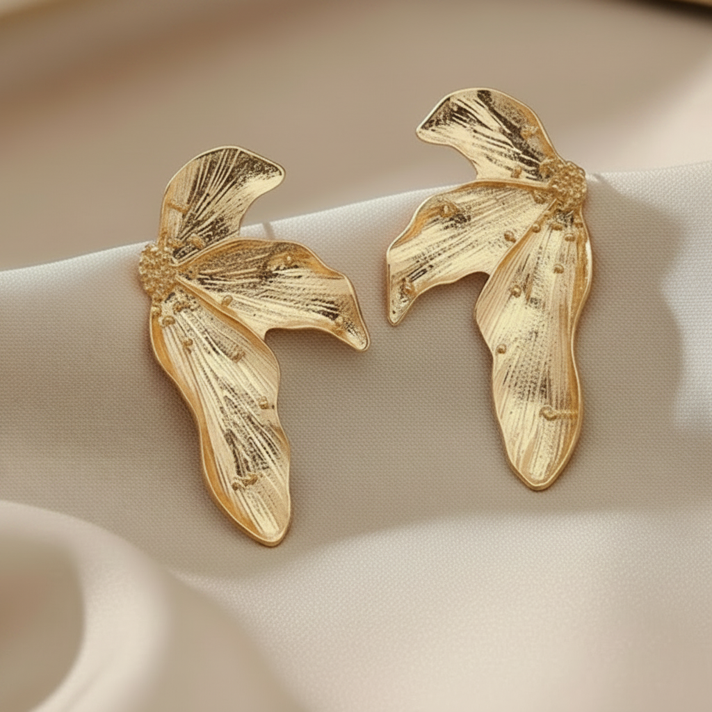 Exaggerated Bold Geometric Leaf Stud Alloy Earrings