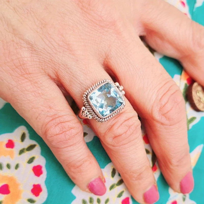 Vintage Inspired Large Zircon Zink Alloy Ring